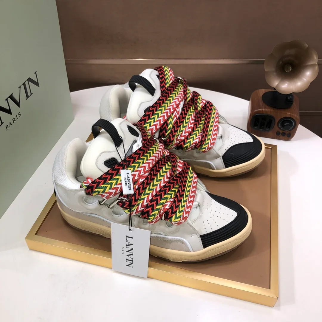 Men's men's shoes💰820💰[LANVIN] The latest lace-up fashionable casual couple sneakers, high-quality CLAY couple series‼ ️ The latest trendy products of the season 🌈Many bloggers have planted grass and purchased the original open-mold customization. The upper and outsole are sewn with mark threads without edge sealing. A variety of material splicing combination design. Very versatile for fashionable and casual wear. Comfortable on the feet. Self-recommended. Upper cowhide + cow suede + breathable mesh lining. Foot-padding cowhide. Exclusive original open-mold clear logo rubber outsole ⚠️Couple standard size 36-40 for women and 38-44 for men.